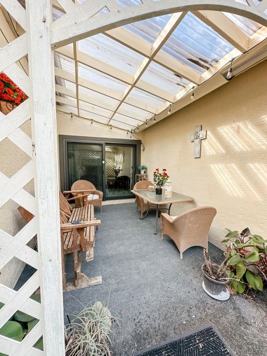 For Sale: $384,999 (2 beds, 2 baths, 1245 Square Feet)