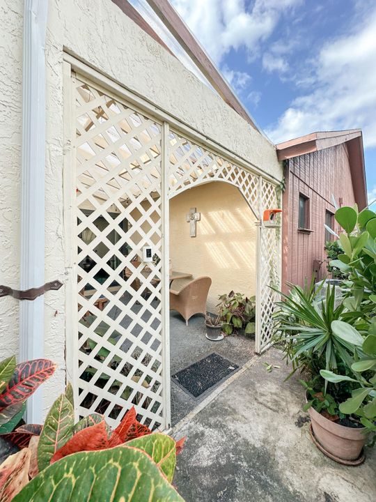 For Sale: $384,999 (2 beds, 2 baths, 1245 Square Feet)