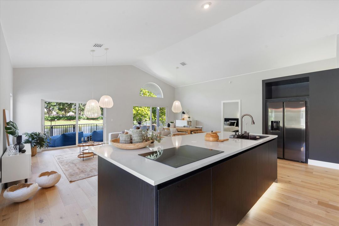 En Venta: $925,000 (3 camas, 2 baños, 1640 Pies cuadrados)