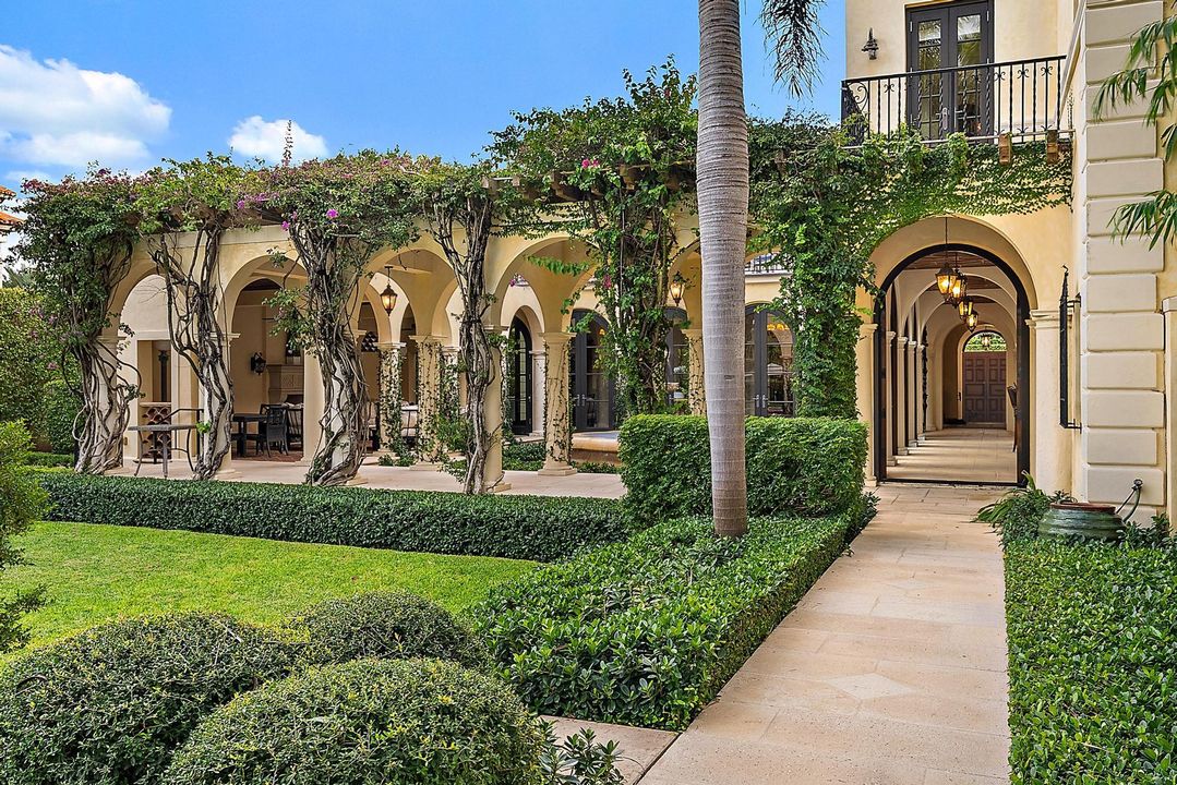 For Sale: $25,000,000 (5 beds, 4 baths, 7603 Square Feet)