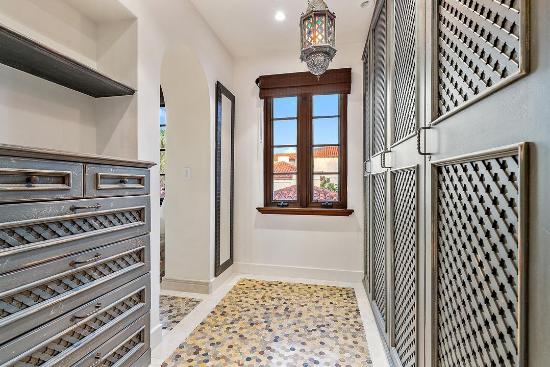 For Sale: $25,000,000 (5 beds, 4 baths, 7603 Square Feet)