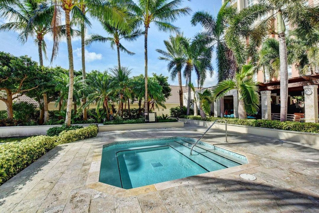 待售: $1,750,000 (3 贝兹, 2 浴室, 1582 平方英尺)