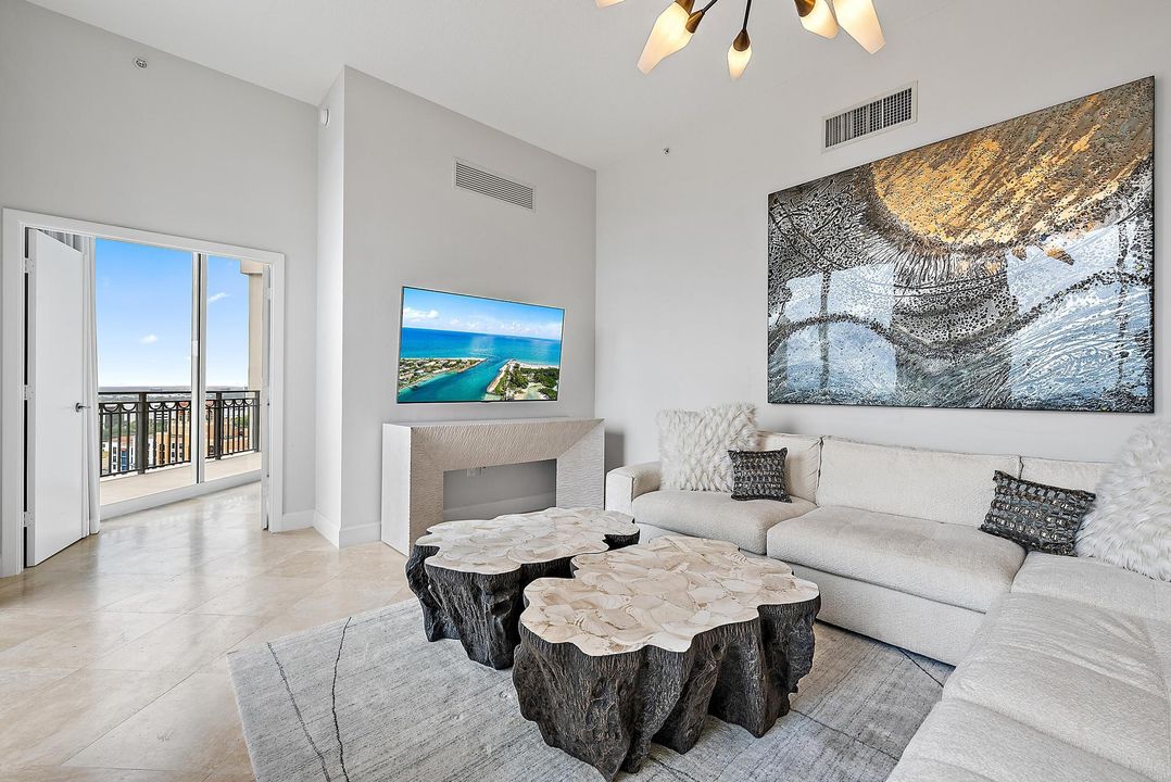 待售: $1,750,000 (3 贝兹, 2 浴室, 1582 平方英尺)