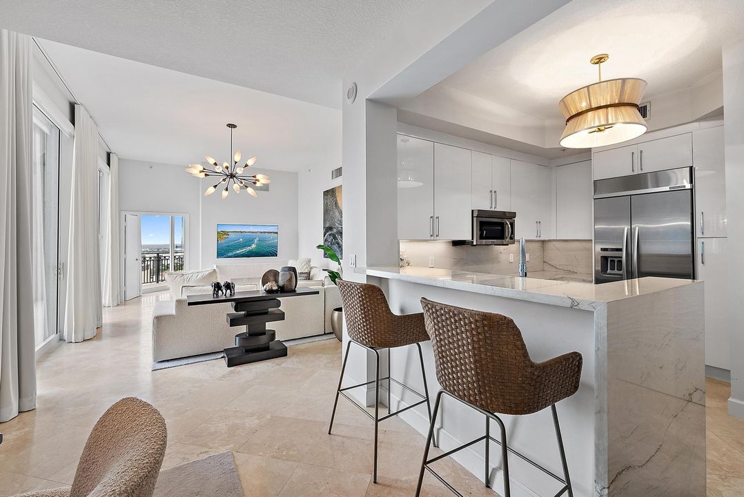 待售: $1,750,000 (3 贝兹, 2 浴室, 1582 平方英尺)