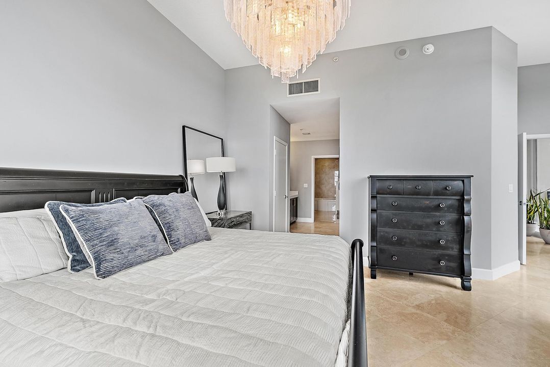 待售: $1,750,000 (3 贝兹, 2 浴室, 1582 平方英尺)