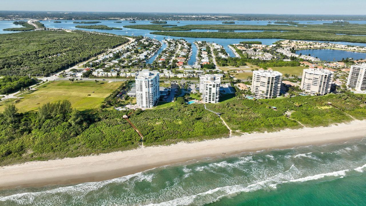 Active With Contract: $254,000 (2 beds, 1 baths, 1088 Square Feet)