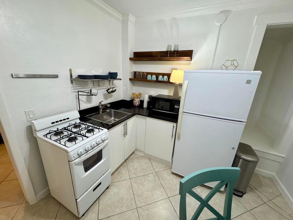 待售: $2,000,000 (0 贝兹, 0 浴室, 3905 平方英尺)