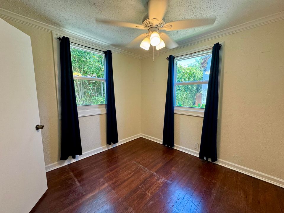 待售: $2,000,000 (0 贝兹, 0 浴室, 3905 平方英尺)