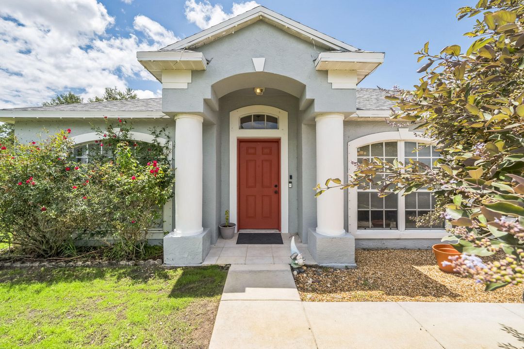 Recently Sold: $435,000 (3 beds, 2 baths, 1830 Square Feet)