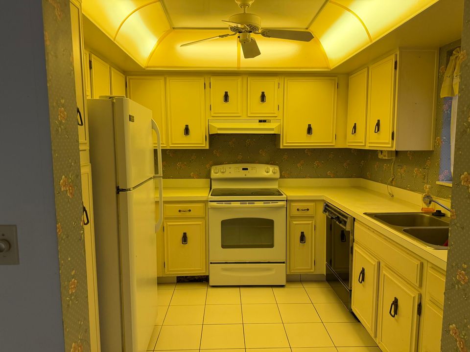 For Sale: $199,000 (2 beds, 2 baths, 1222 Square Feet)