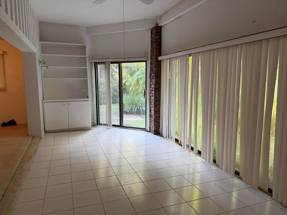 For Sale: $199,000 (2 beds, 2 baths, 1222 Square Feet)