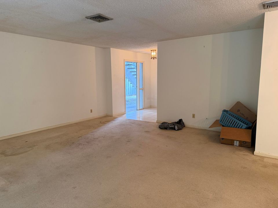 For Sale: $199,000 (2 beds, 2 baths, 1222 Square Feet)