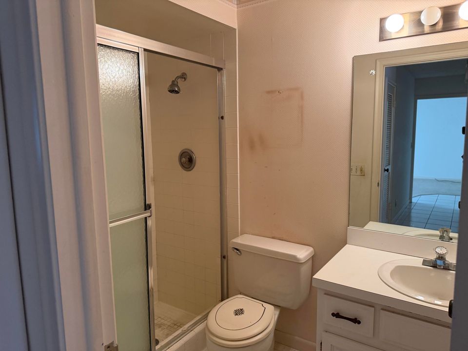 For Sale: $199,000 (2 beds, 2 baths, 1222 Square Feet)