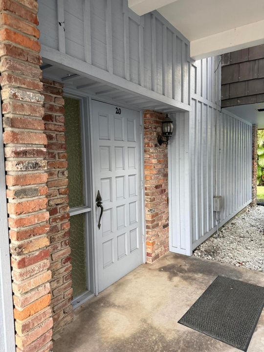 For Sale: $199,000 (2 beds, 2 baths, 1222 Square Feet)