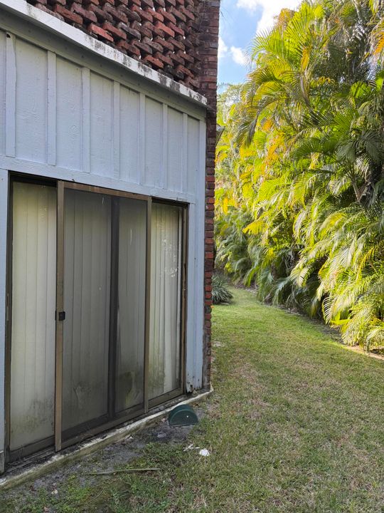 For Sale: $199,000 (2 beds, 2 baths, 1222 Square Feet)