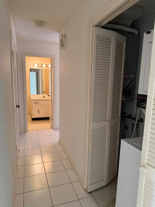 For Sale: $199,000 (2 beds, 2 baths, 1222 Square Feet)