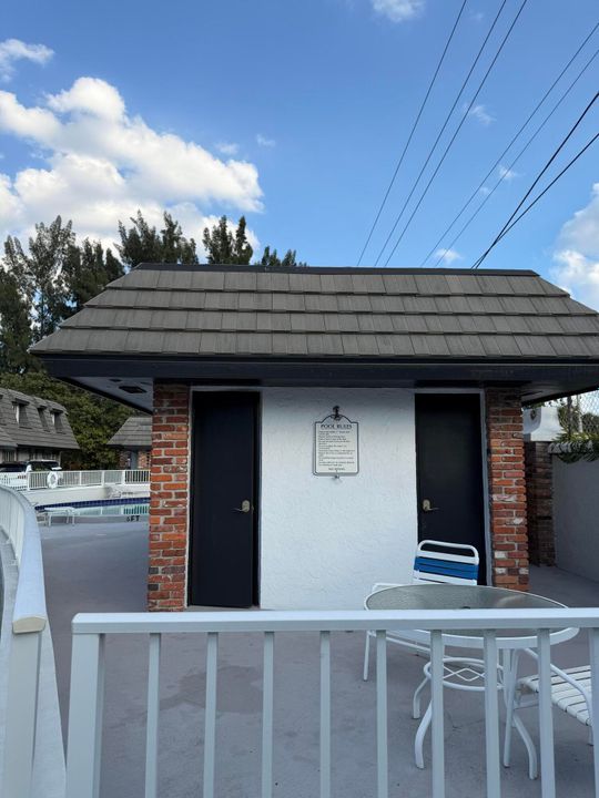 For Sale: $199,000 (2 beds, 2 baths, 1222 Square Feet)