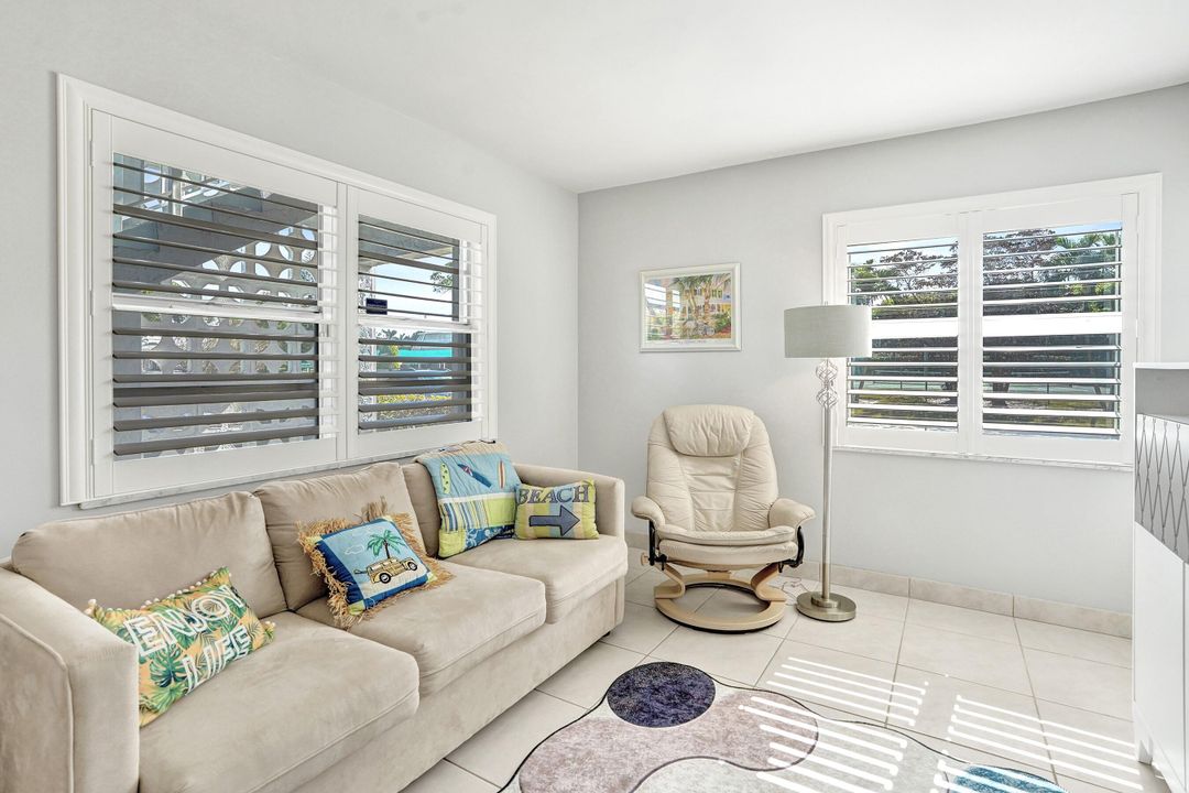 Active With Contract: $185,000 (2 beds, 2 baths, 1167 Square Feet)