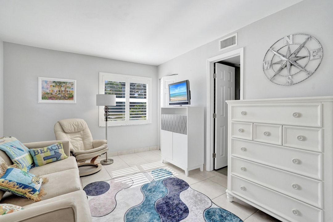 Active With Contract: $185,000 (2 beds, 2 baths, 1167 Square Feet)