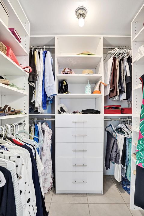 Active With Contract: $185,000 (2 beds, 2 baths, 1167 Square Feet)