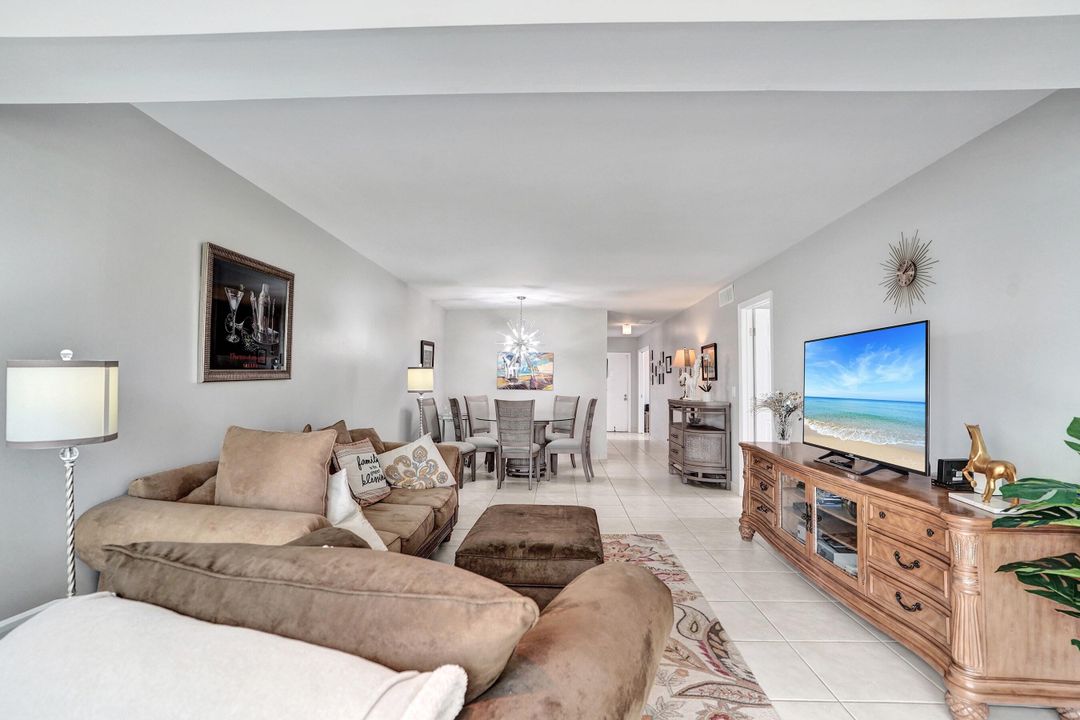 Active With Contract: $185,000 (2 beds, 2 baths, 1167 Square Feet)