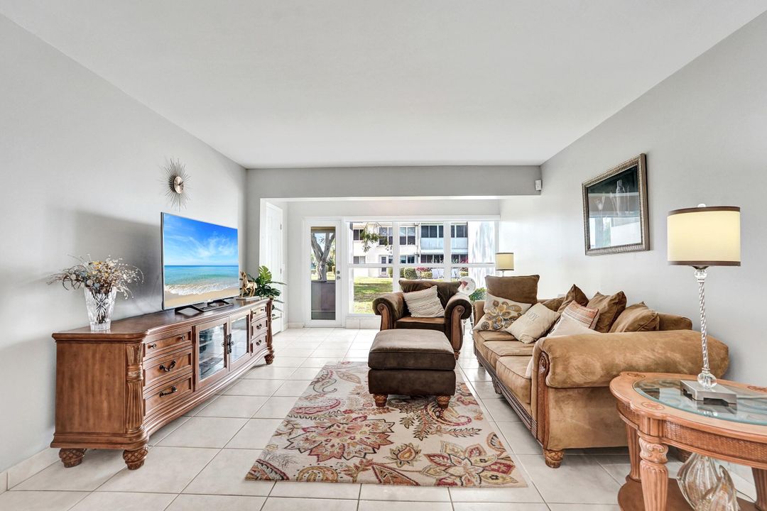 Active With Contract: $185,000 (2 beds, 2 baths, 1167 Square Feet)