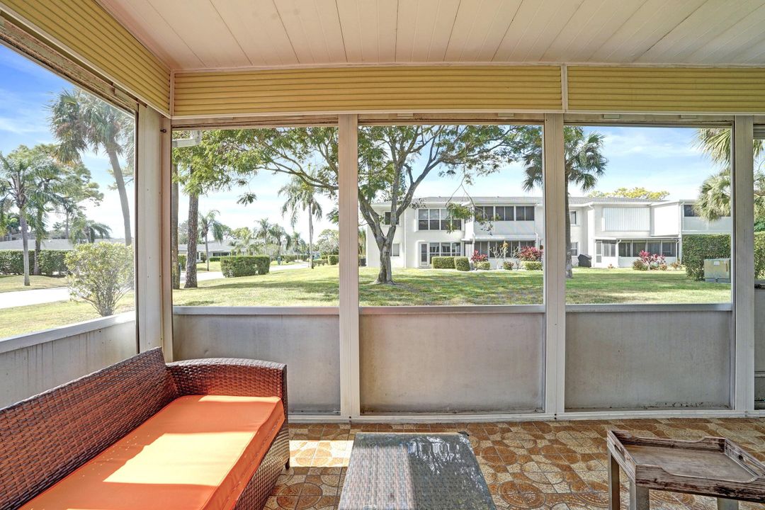 Active With Contract: $185,000 (2 beds, 2 baths, 1167 Square Feet)