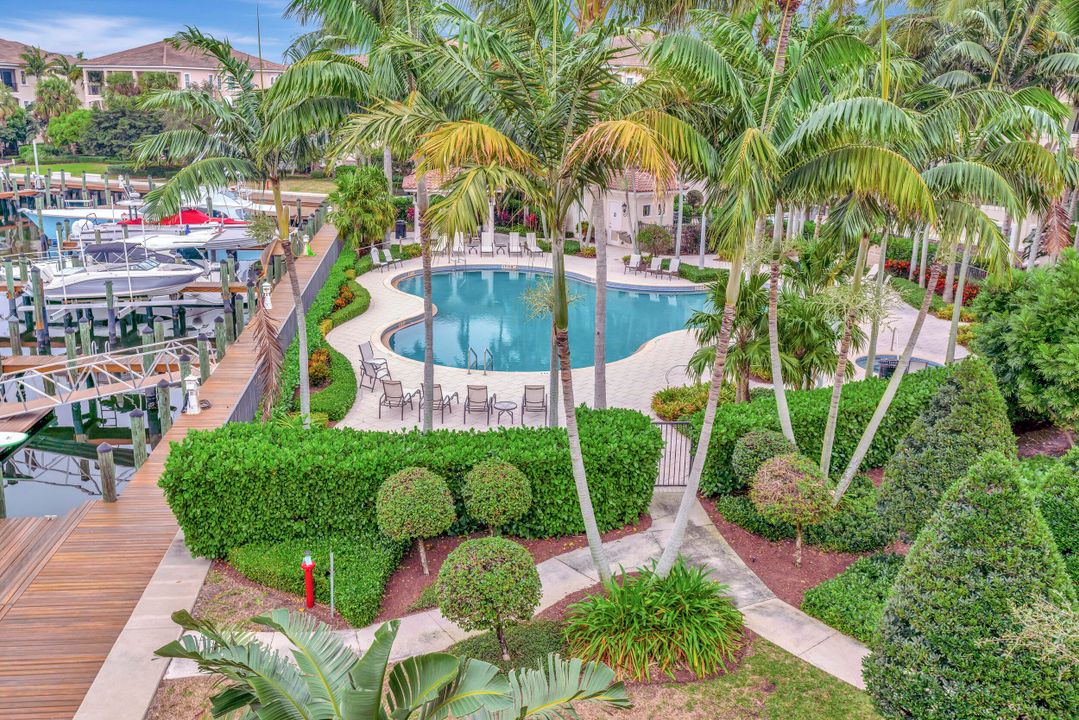 На продажу: $3,349,000 (3 спален, 2 ванн, 2493 Квадратных фут)