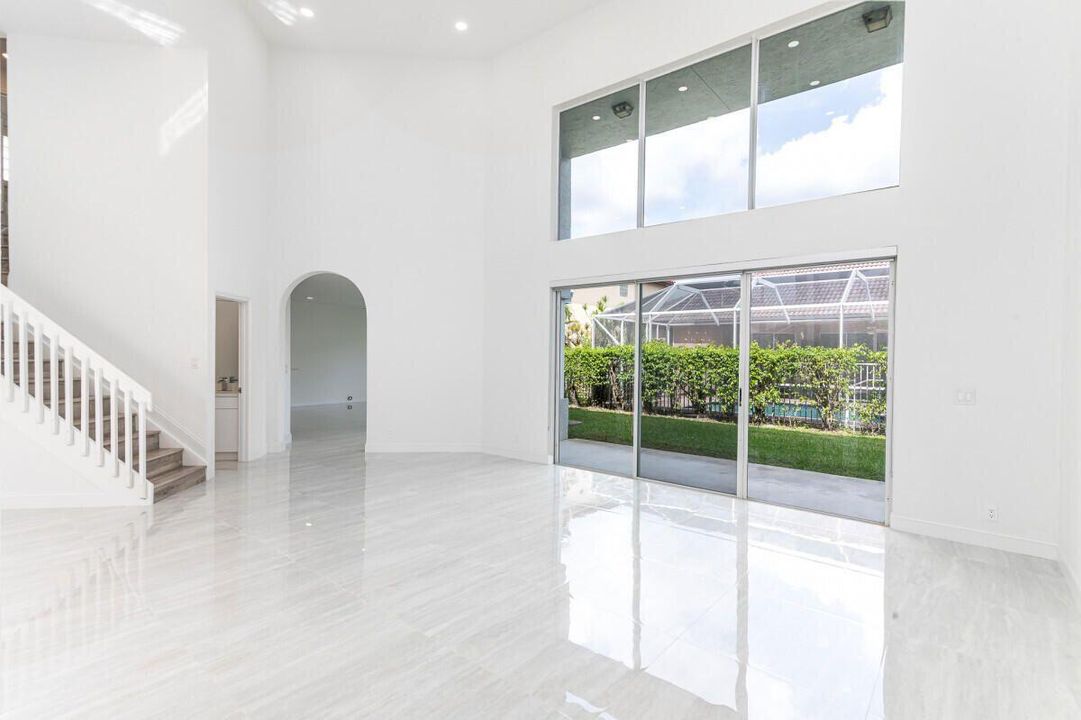 En Venta: $1,149,000 (5 camas, 3 baños, 3042 Pies cuadrados)