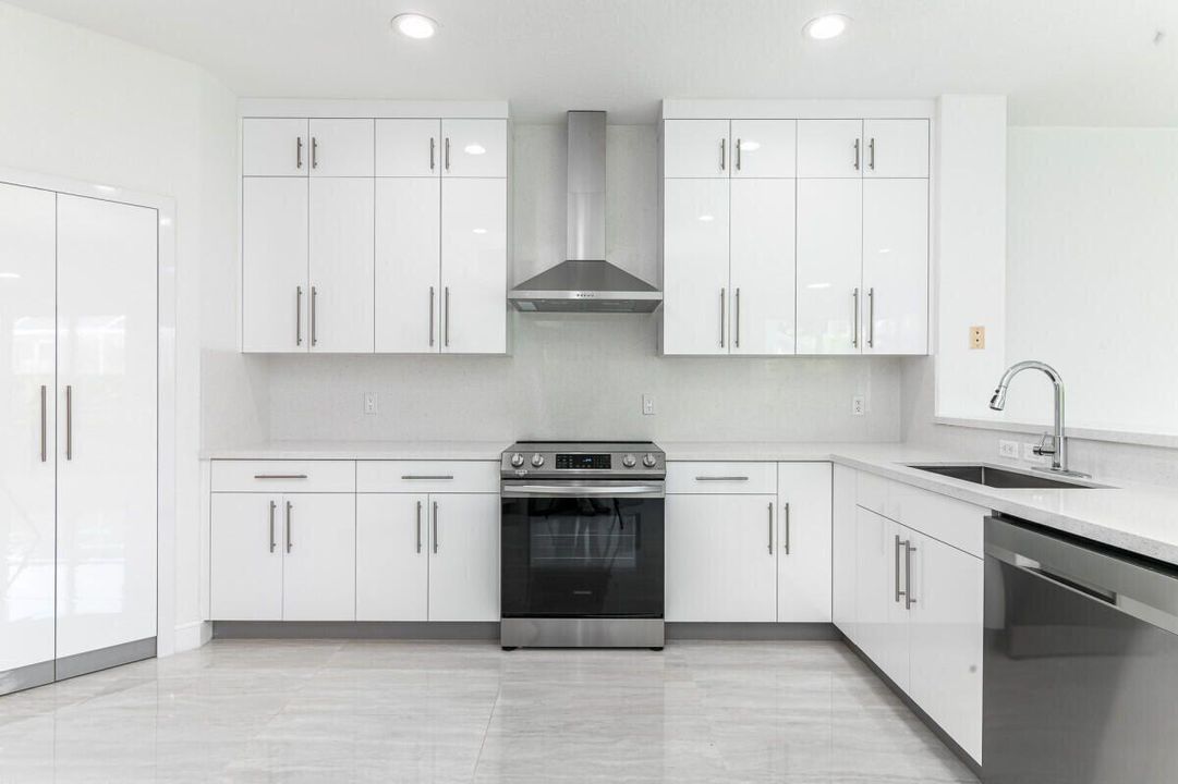 En Venta: $1,149,000 (5 camas, 3 baños, 3042 Pies cuadrados)