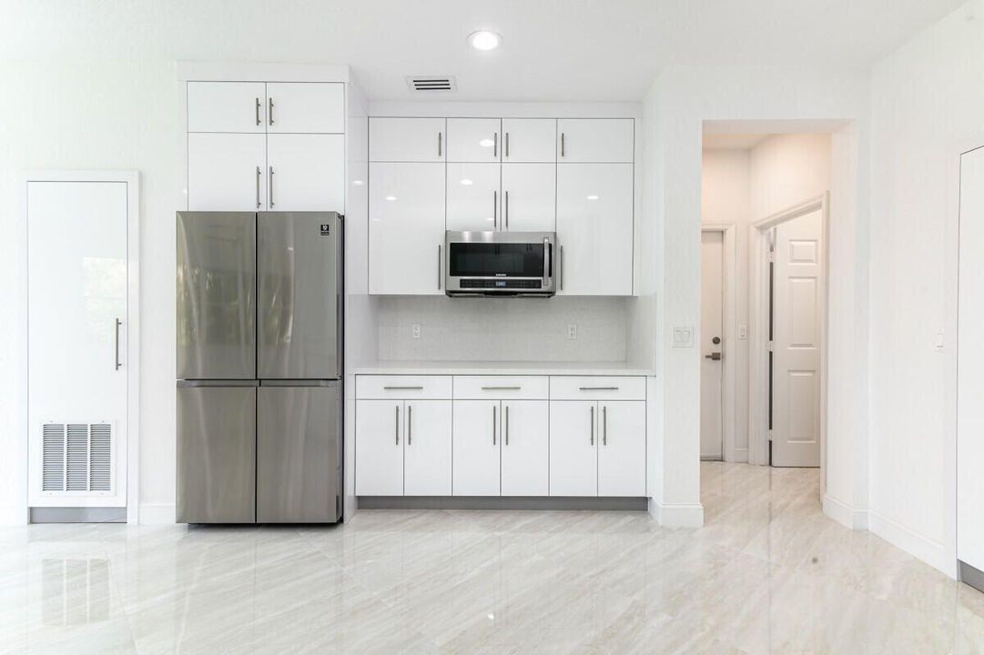 En Venta: $1,149,000 (5 camas, 3 baños, 3042 Pies cuadrados)