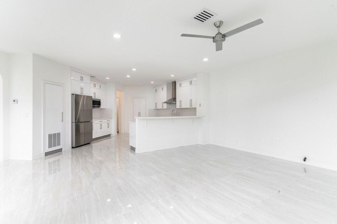 En Venta: $1,149,000 (5 camas, 3 baños, 3042 Pies cuadrados)