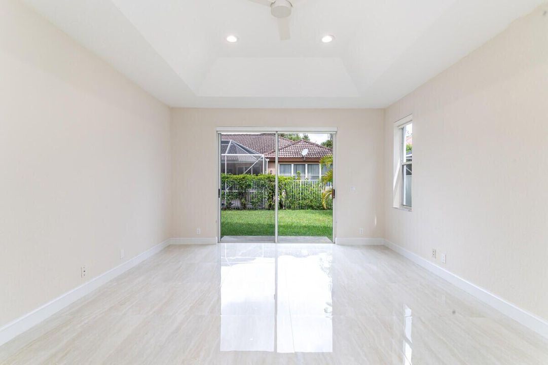 En Venta: $1,149,000 (5 camas, 3 baños, 3042 Pies cuadrados)