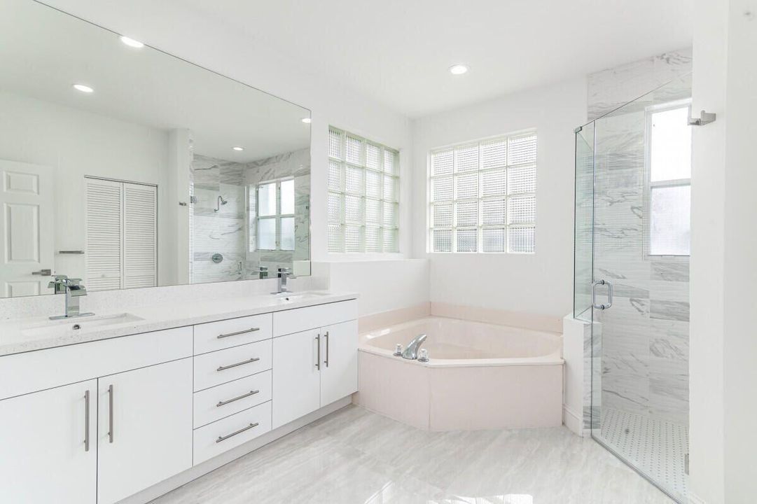 En Venta: $1,149,000 (5 camas, 3 baños, 3042 Pies cuadrados)