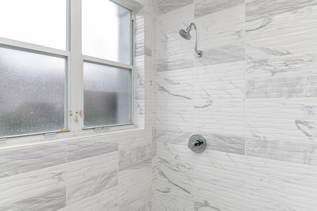 En Venta: $1,149,000 (5 camas, 3 baños, 3042 Pies cuadrados)