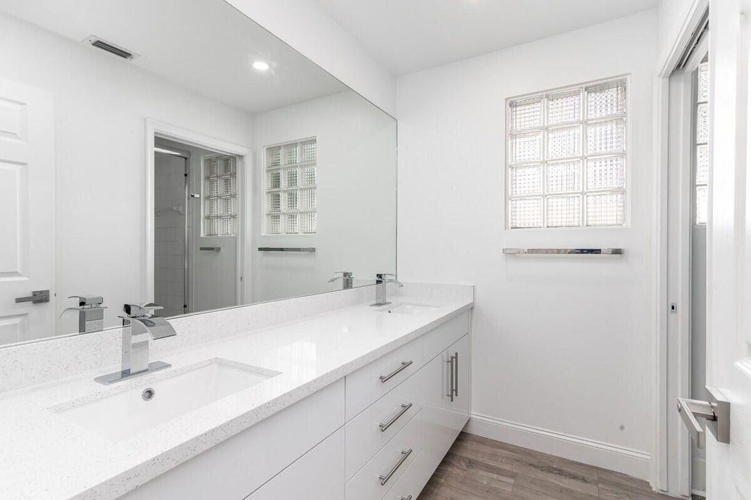 En Venta: $1,149,000 (5 camas, 3 baños, 3042 Pies cuadrados)