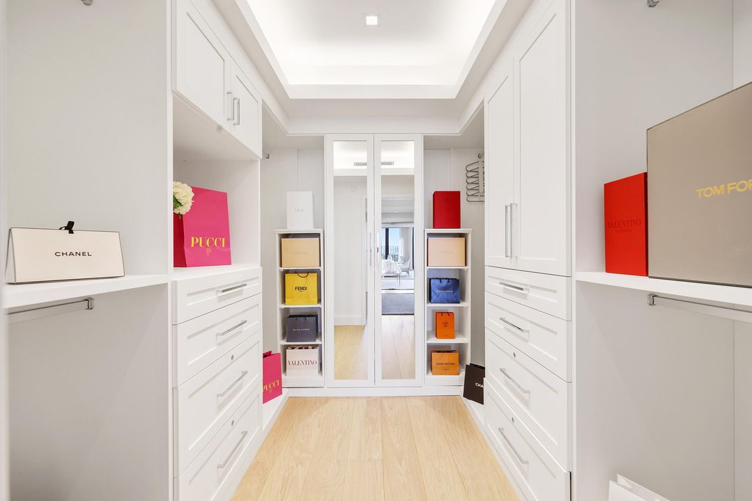 For Sale: $4,750,000 (2 beds, 2 baths, 2487 Square Feet)