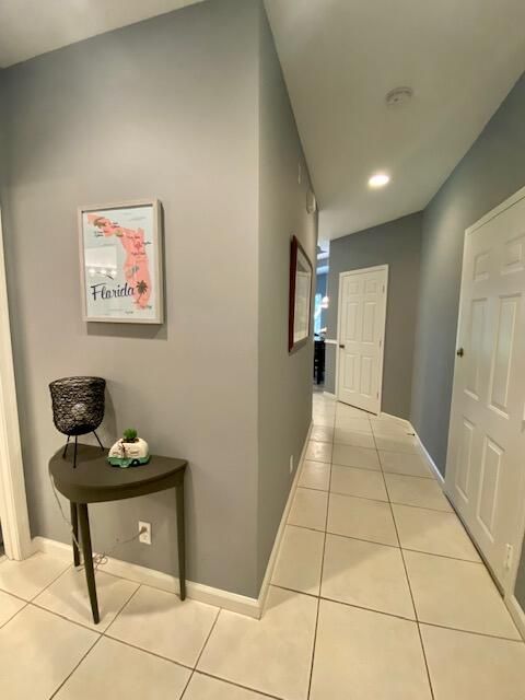 For Rent: $1,850 (1 beds, 1 baths, 1312 Square Feet)