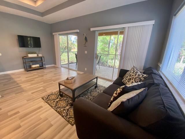 For Rent: $1,850 (1 beds, 1 baths, 1312 Square Feet)