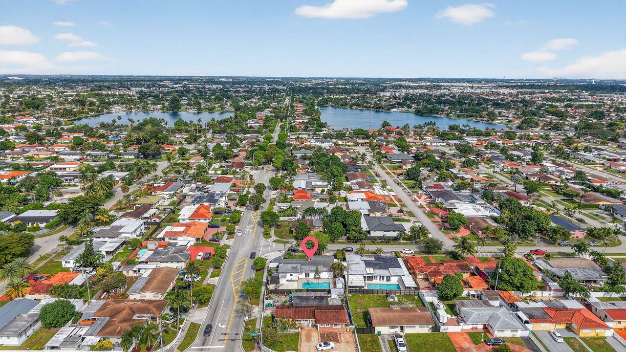 En Venta: $720,000 (5 camas, 3 baños, 1963 Pies cuadrados)