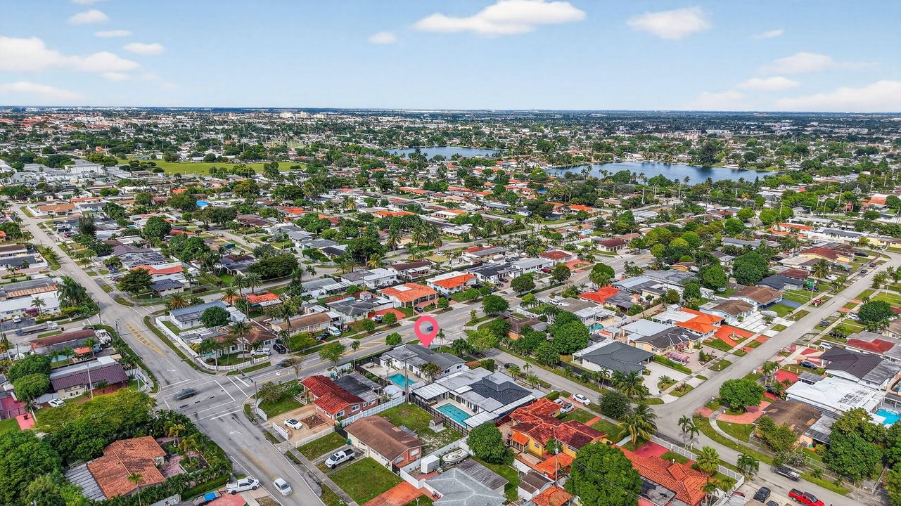 En Venta: $720,000 (5 camas, 3 baños, 1963 Pies cuadrados)