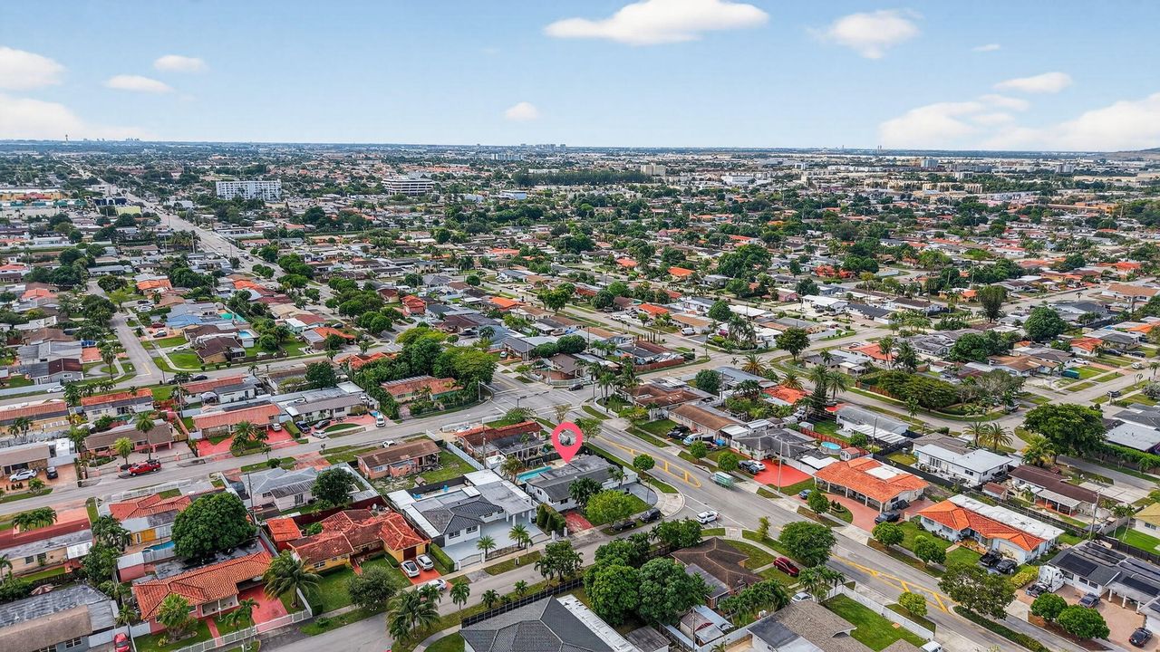 En Venta: $720,000 (5 camas, 3 baños, 1963 Pies cuadrados)