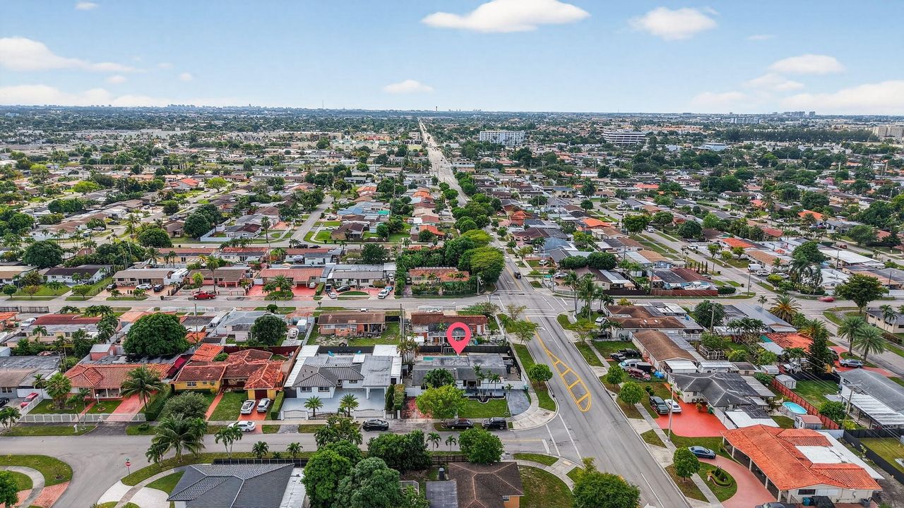 En Venta: $720,000 (5 camas, 3 baños, 1963 Pies cuadrados)