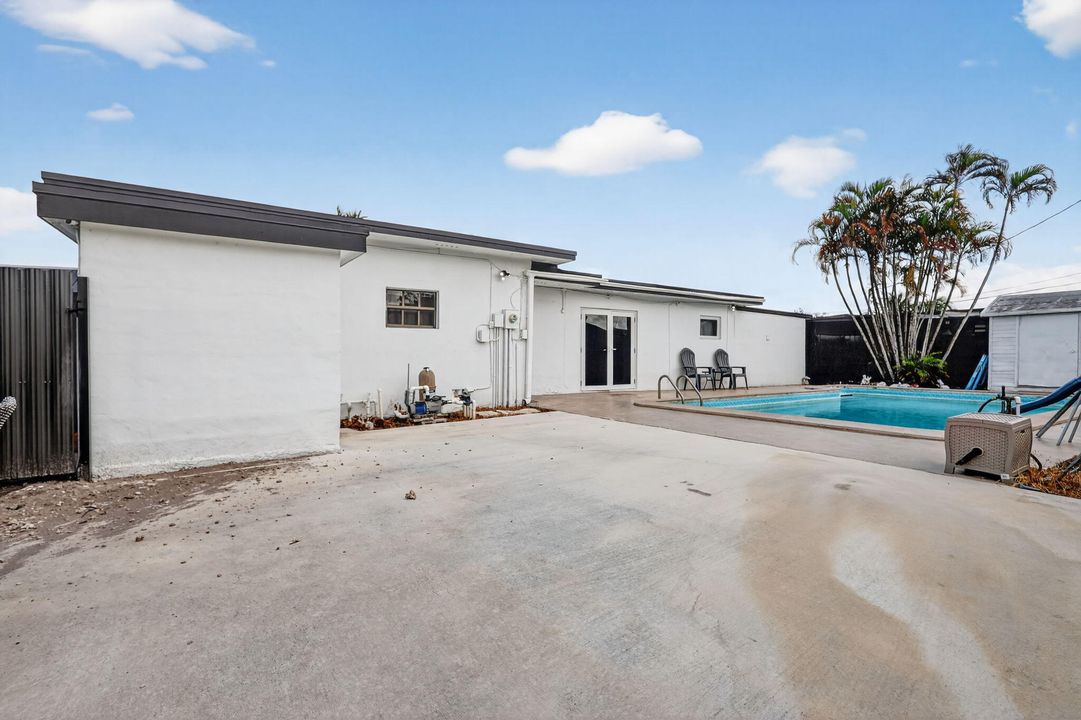 En Venta: $720,000 (5 camas, 3 baños, 1963 Pies cuadrados)