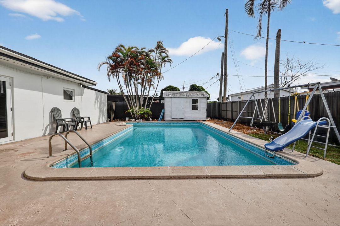 En Venta: $720,000 (5 camas, 3 baños, 1963 Pies cuadrados)