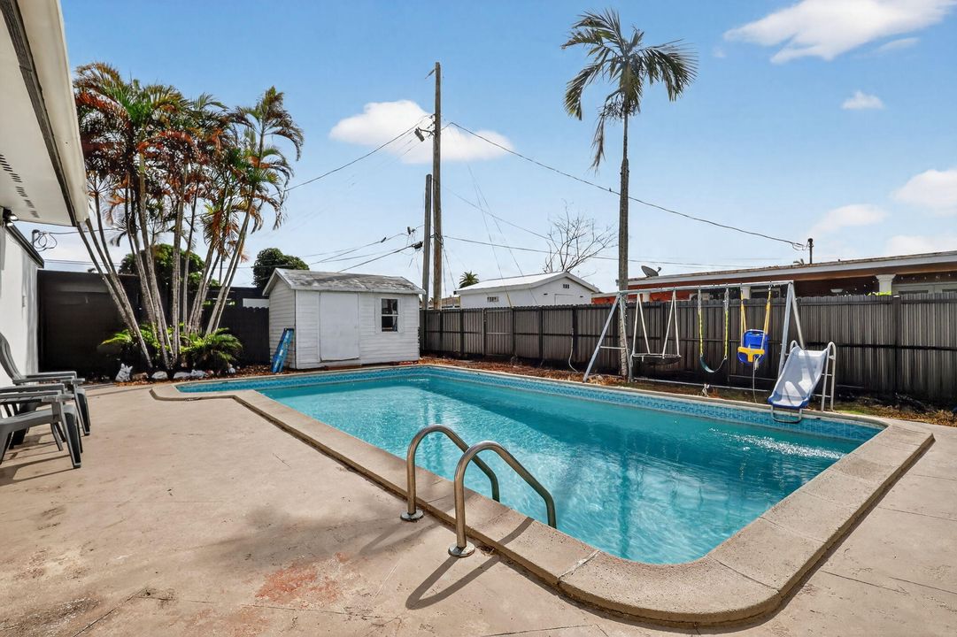 En Venta: $720,000 (5 camas, 3 baños, 1963 Pies cuadrados)