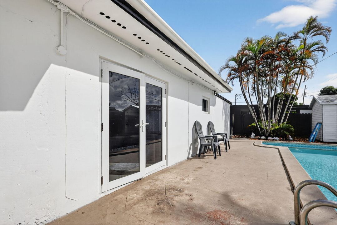 En Venta: $720,000 (5 camas, 3 baños, 1963 Pies cuadrados)