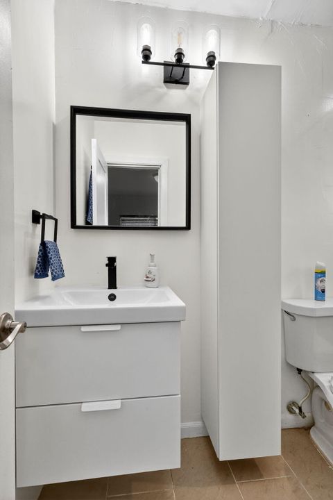 En Venta: $720,000 (5 camas, 3 baños, 1963 Pies cuadrados)