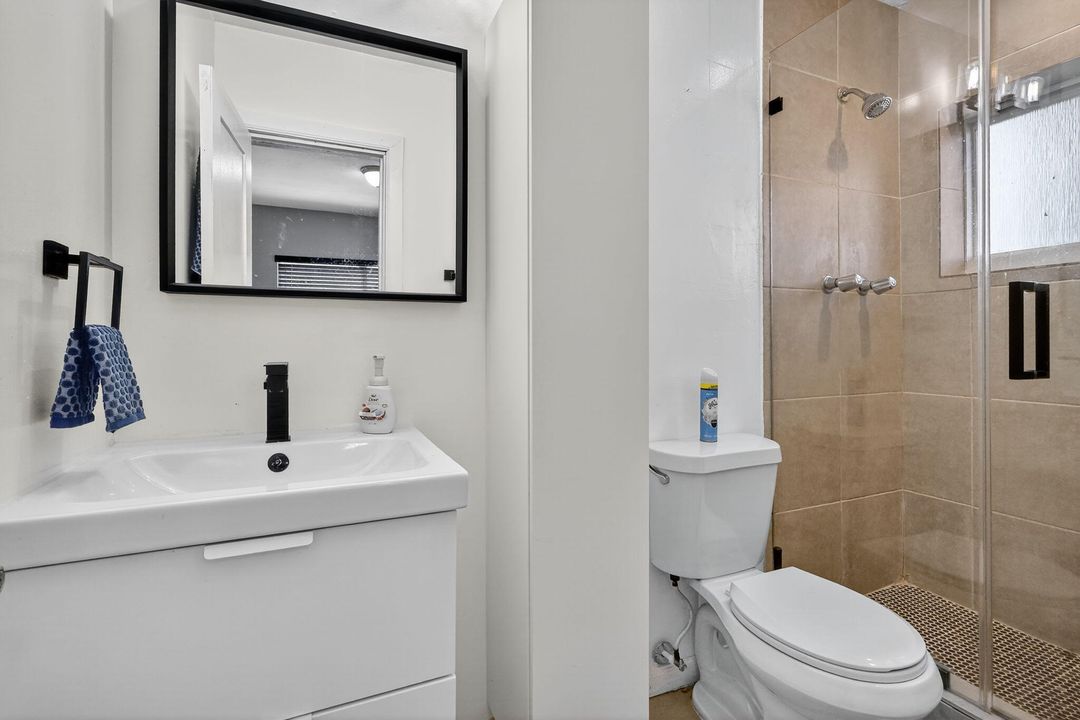 En Venta: $720,000 (5 camas, 3 baños, 1963 Pies cuadrados)