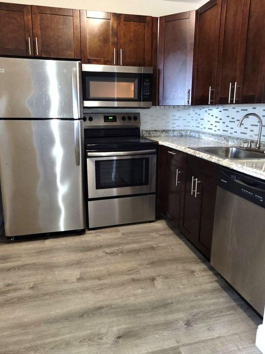 В аренду: $1,695 (1 спален, 1 ванн, 700 Квадратных фут)